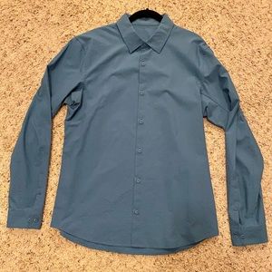 Large Men’s LuluLemon Button Down Shirt